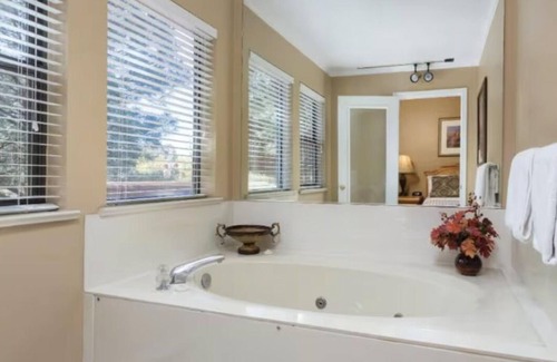 Flagstaff Resort | Escape to the mountains. Cozy fireplace beautiful 1 bedroom with full kitchen.