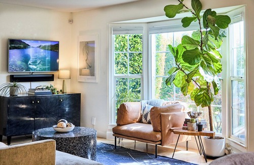 Encino House | Escape to The Oasis. Cozy LA bungalow Sleeps 6 with a private pool & garden