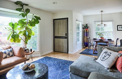 Encino House | Escape to The Oasis. Cozy LA bungalow Sleeps 6 with a private pool & garden