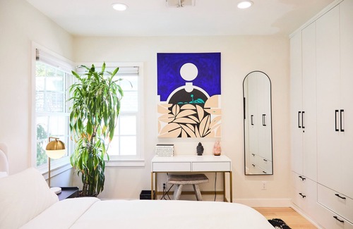 Encino House | Escape to The Oasis. Cozy LA bungalow Sleeps 6 with a private pool & garden