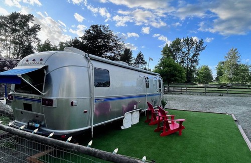 Langley House | Escape to Tranquility at Airstream Silver Heaven.