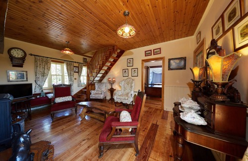 Ennis Cabin | Escape to tranquil luxury near The Cliffs of Moher ,Co Clare.