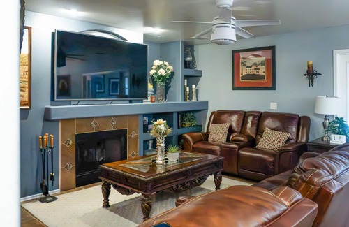 Glendale House | Escape to your perfect getaway in Glendale, AZ! Enjoy spacious, comfort, and fun