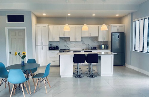 Westerhall Apartment | Escape360 Condo 2 - Sea Views, Luxurious & Modern