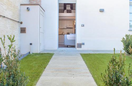 Cherasco Apartment | Esclusivo Loft Centro Storico private garden E-Bike