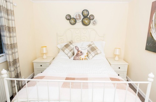 Lasswade Apartment | Esk Lodge with River View at Kevock Vale Park