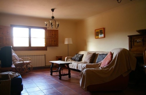 Riudarenes House | Espai Rural La Fàbrega, swimming pool, free wifi, barbecue, ideal families.