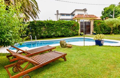 Escobedo House | Espectacular villa con piscina