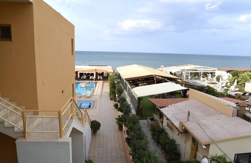 Kato Stalos Apartment | Esperides Beach Hotel Apartments
