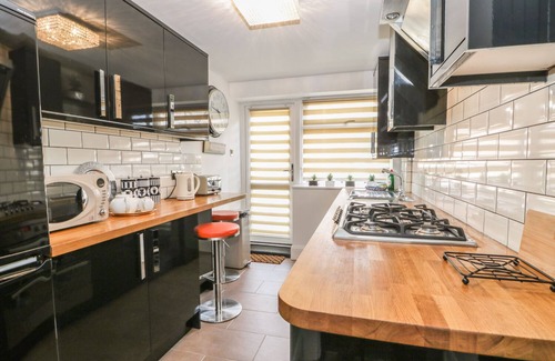 South Cliff Cottage | ESPLANADE GARDENS, APARTMENT 1, pet friendly in Scarborough
