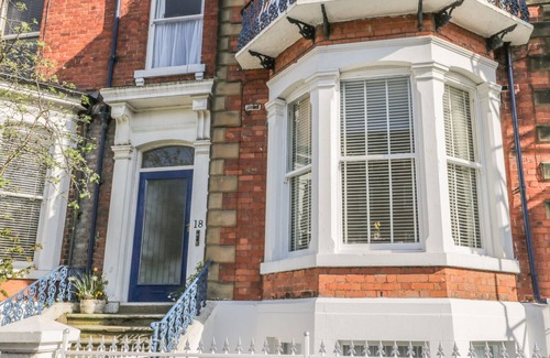 South Cliff Cottage | ESPLANADE GARDENS, APARTMENT 1, pet friendly in Scarborough
