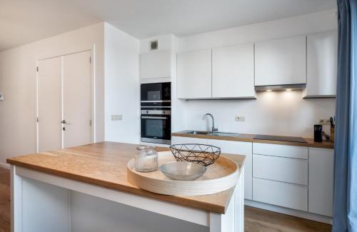 Wenduine Apartment | Espresso Duplex app aan zee met terras & parking