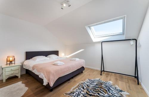 Wenduine Apartment | Espresso Duplex app aan zee met terras & parking