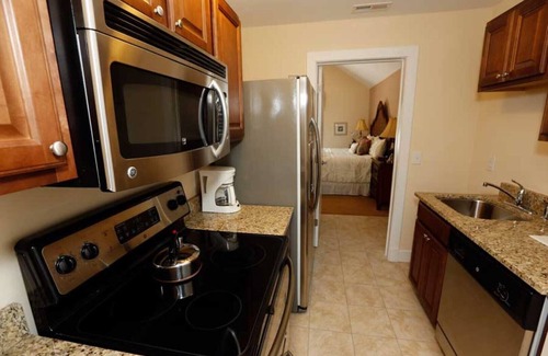 Lackey House | Estat - 1BR Unit 1