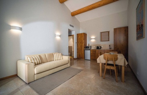 Le Lavandou House | Estate nestled in the heights of Le Lavandou with breathtaking sea views.