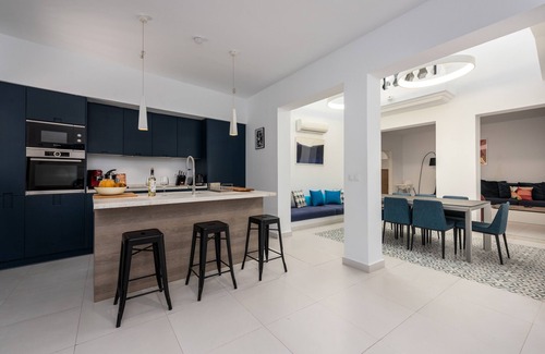 Historic Center of Estepona Ski Chalet | ESTEPONA TOWN CENTRE 2339