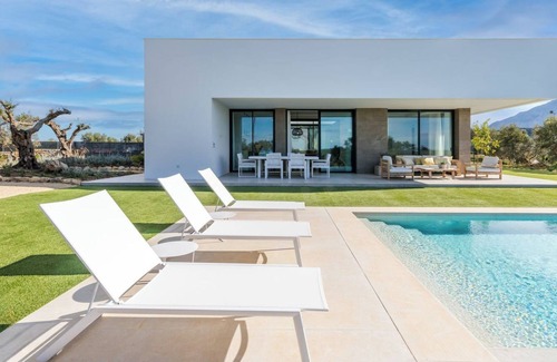 Antequera Villa | Estilosa Villa en Campo de Golf Antequera by Ruralidays
