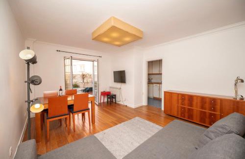 Santa Isabel Apartment | Estrela Terrace by Hosty