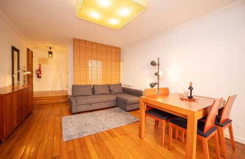 Santa Isabel Apartment | Estrela Terrace by Hosty