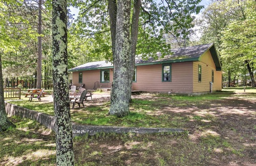 St Germain Cottage | Estrold's Resort- Bayview Cabin