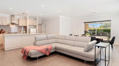 Erskine House | Estuary Break in Erskine