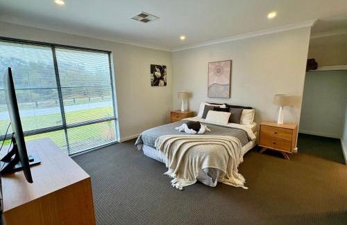 Erskine House | Estuary Break in Erskine