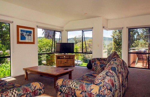 Whangamata House | Estuary Escape - Whangamata Holiday Home