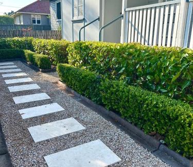 East Toowoomba House | Eton Cottage - Central Boutique Stay