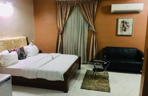 Ikotun Hotel | Euc Demodern Hotel & Suites