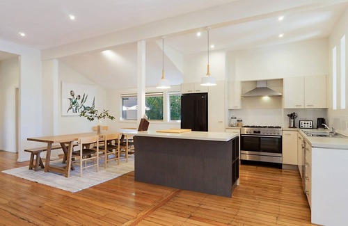 Killcare House | Eucalyptus Beach House by HolidayCo.