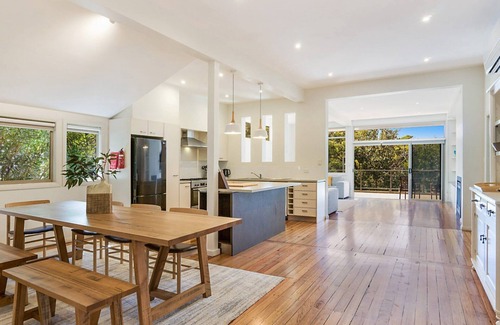 Killcare House | Eucalyptus Beach House by HolidayCo.