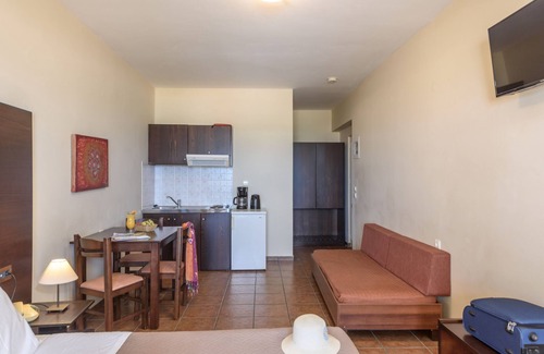 Kato Stalos Apartment | Eurohotel Theo Hotel