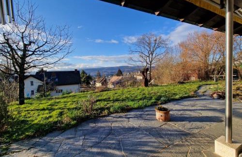 Oberwil Bed & Breakfast | EUROVISION Im Thomasgarten nice private studio in residential area short term rent