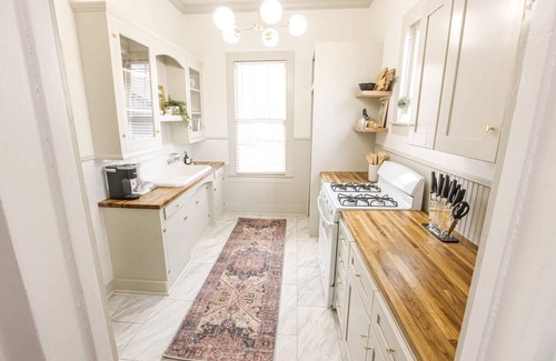 Downtown House | Evangeline B in Lafayette