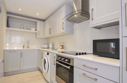 West Looe Cottage | EVELYN, romantic, country holiday cottage, with a garden in Looe