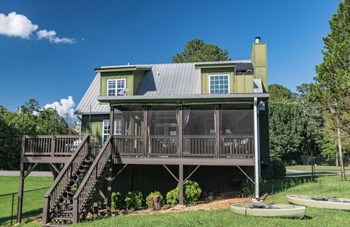 Wedowee House | Evergreen Cottage: 2 Bedrooms-Pet Friendly-Lake Access-Hot Tub