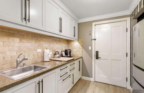 Olympic Valley House | Everline Resort and Spa 1BR Suite with Fireplace