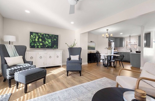 Northeast South Bend House | EVERYTHING NEW 5 Bedroom > 1.5 Miles from ND – Perfect for Groups & Game Days!
