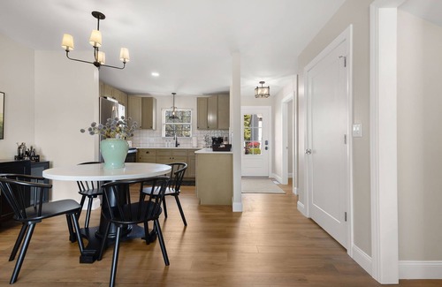 Northeast South Bend House | EVERYTHING NEW 5 Bedroom > 1.5 Miles from ND – Perfect for Groups & Game Days!