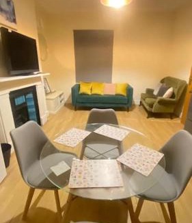 Gravesend Apartment | Evo Green Gravesend 2 bed Apartment - 2 mins STN Town Centre