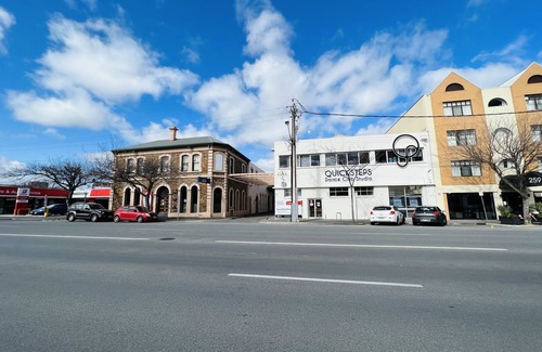 Adelaide Central Business District Apartment | Ex hotel ensuite room at gouger st 431