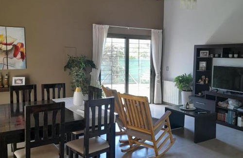 Maipu House | excelente casa con pileta