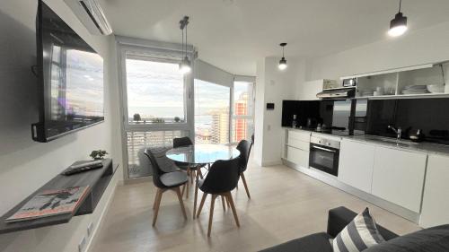 La Perla Apartment | Excelente! Vista al mar con cochera y amenities gimnasio, play room y pileta no climatizada