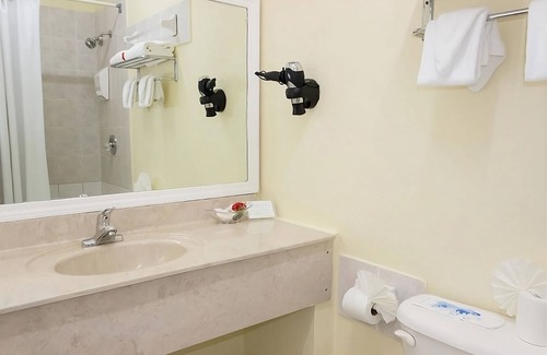 Rodney Bay Hotel | Excellent Choice! 3 Units w/Balconies, Outdoor Pool, Parking is Free!