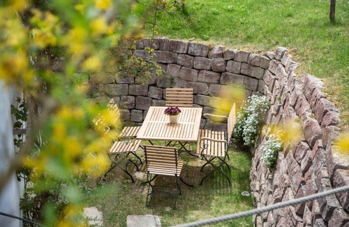 Ebersberg District Apartment | Exceptional apartment between Munich and Salzburg, with garden, quiet location