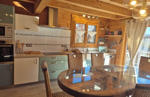 Les Deserts Ski Chalet | *Exceptional Chalet for Rent in La Féclaz – 4 Bedrooms, Sleeps 10*