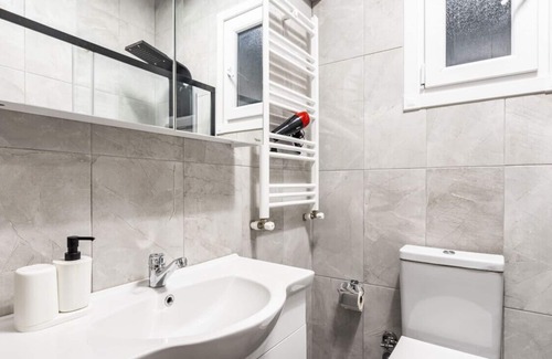 Osmanbey Apartment | Exceptional Flat with Balcony in Sisli