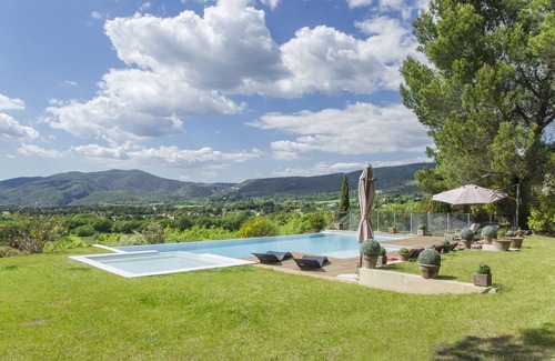 Lourmarin Cottage | Exceptional view over Lourmarin, the Luberon and the Alpilles mountains