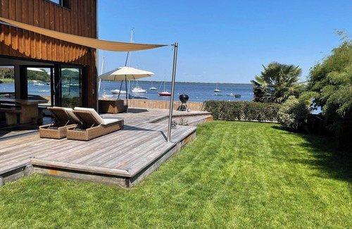 Lacanau Villa | EXCEPTIONAL VILLA BY THE LAKE IN A QUIET AREA WITH PRIVATE PONTOON