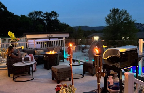 Indian Point Villa | Exclusive 3b/3b Poolside with Hot Tub, Game Room 3 min. SDC,15 min to Branson!